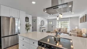 Interior - Luxury Cozy Home·3BR/2BA· Dixieland Lakeland (Lakeland)