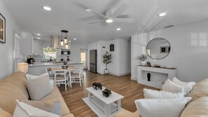 Smart TV - Luxury Cozy Home·3BR/2BA· Dixieland Lakeland (Lakeland)