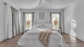 3 bedrooms, desk, iron/ironing board, travel cot - Luxury Cozy Home·3BR/2BA· Dixieland Lakeland (Lakeland)