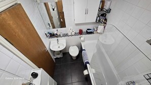 Hårtørrer, håndklæder, Sæbe, Toiletpapir