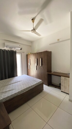 Iron/ironing board, WiFi