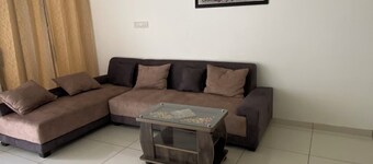 Work-Friendly 2BHK for Long Stays, Kitchen, Quiet Residential Area & Parking