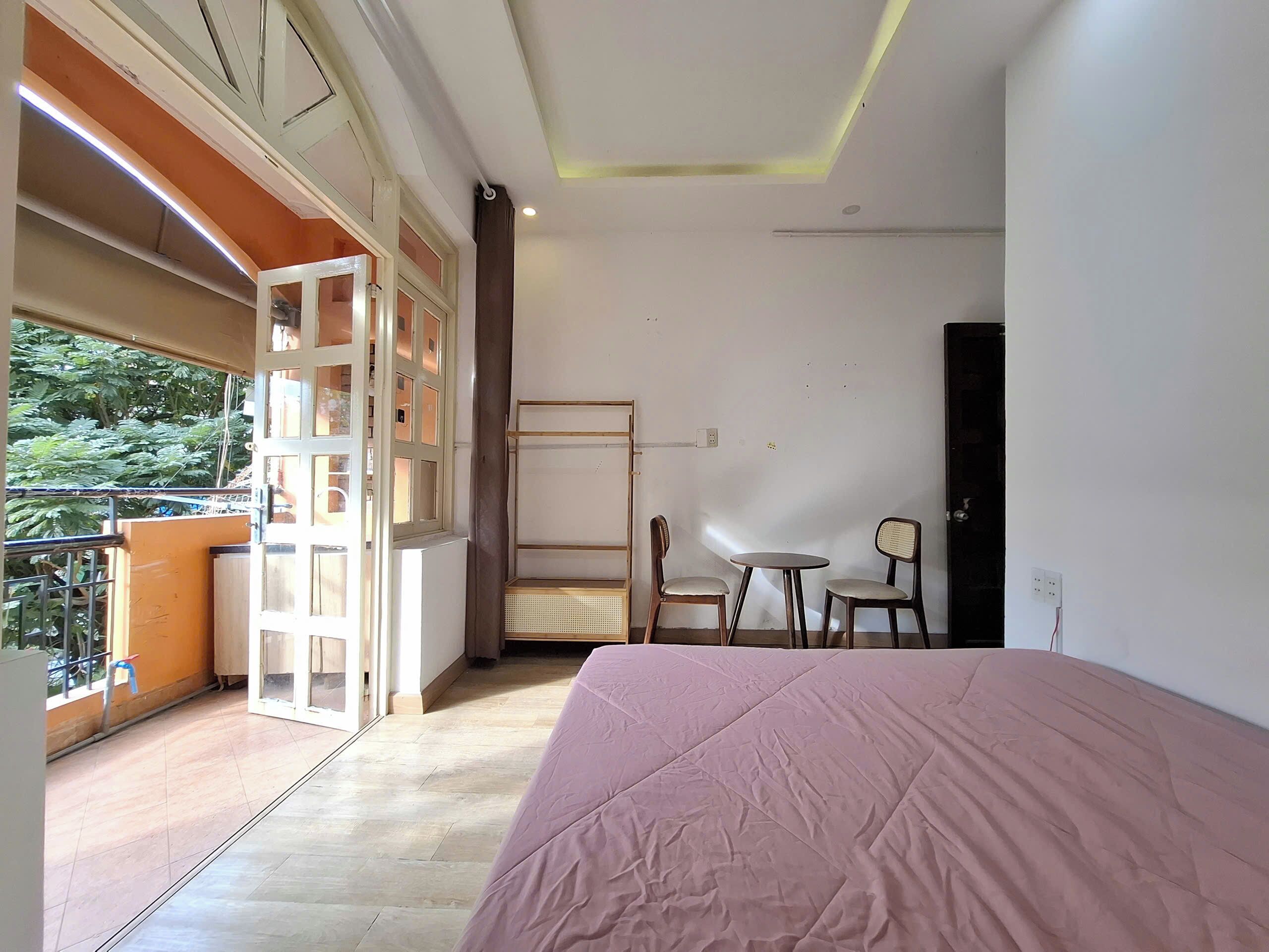 Double Room, Balcony, City View | Desk, free WiFi