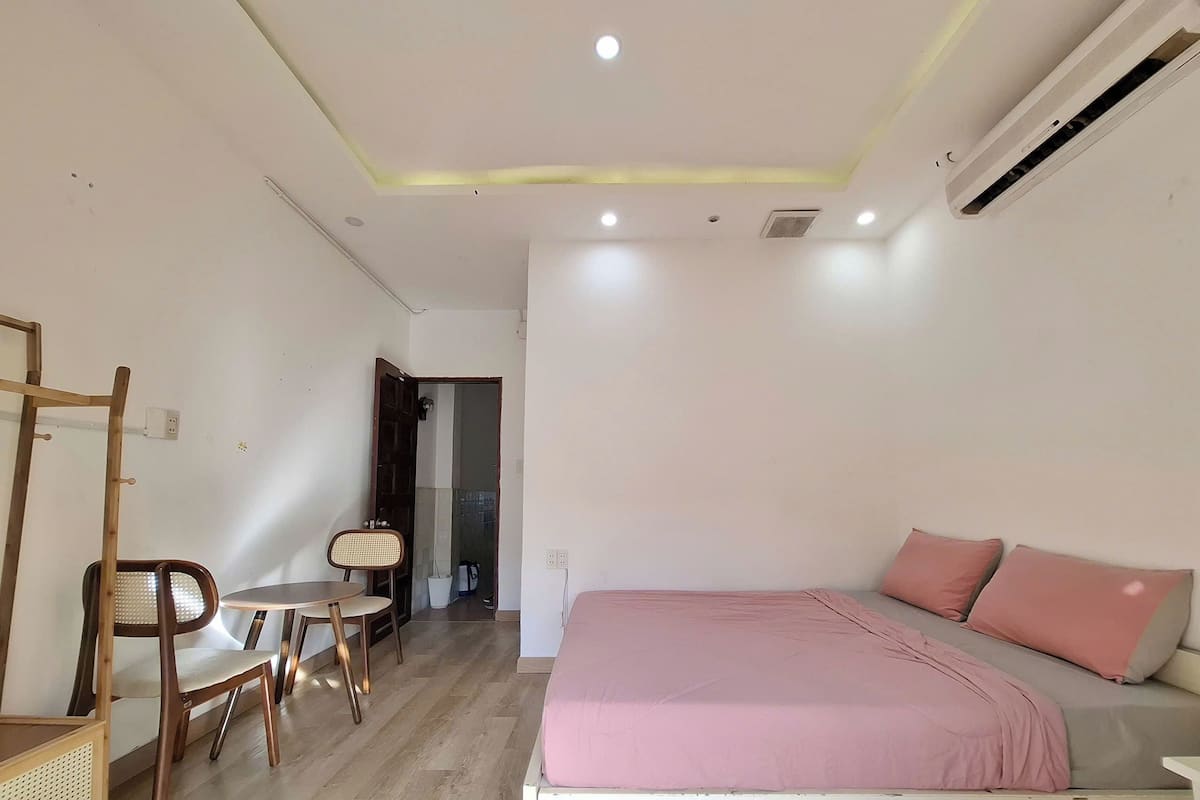 Double Room, Balcony, City View | Restaurant