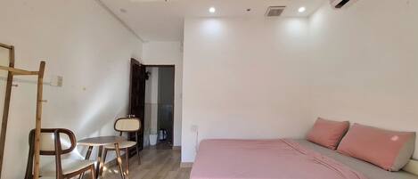 Double Room, Balcony, City View | Restaurant