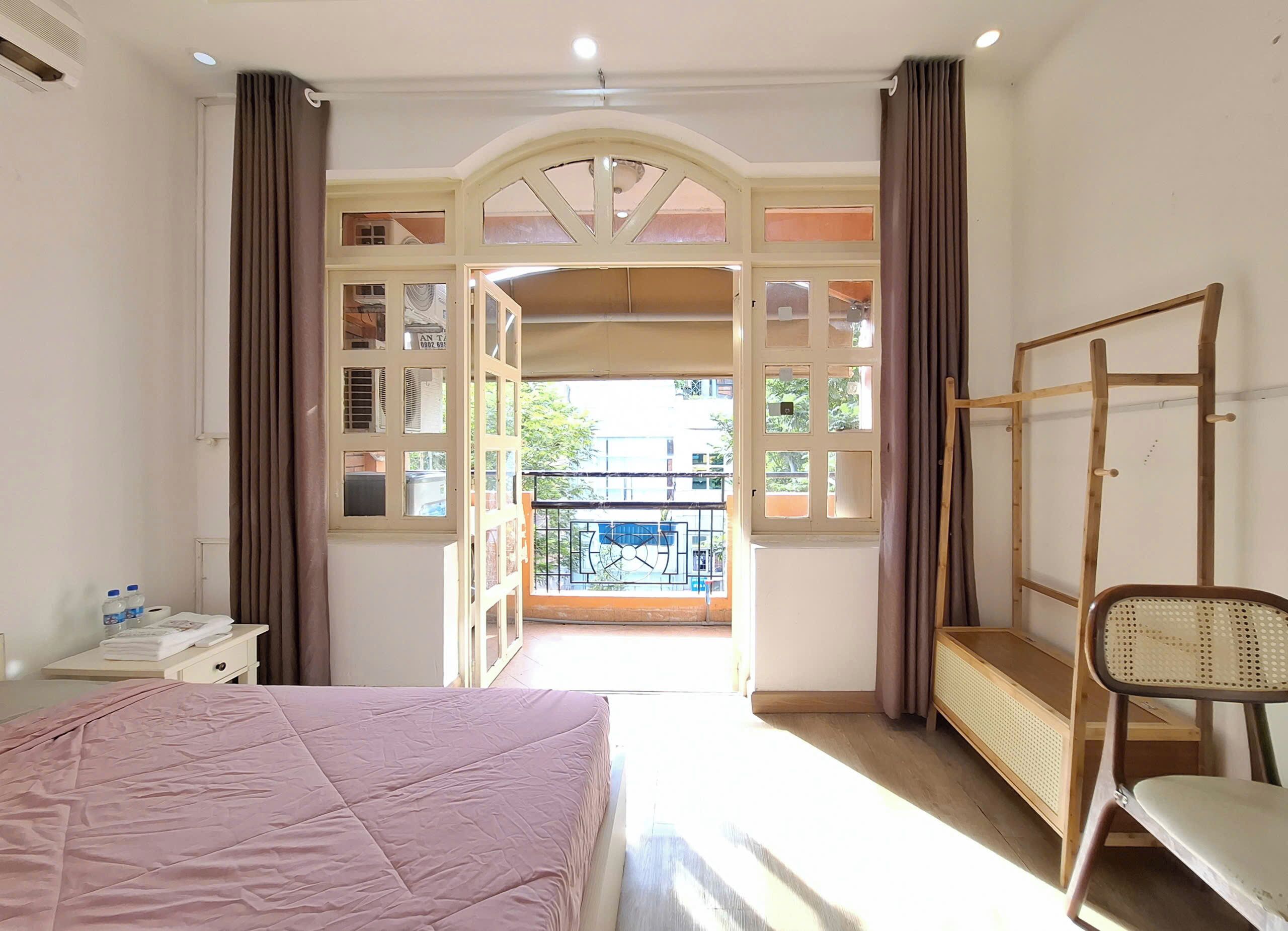 Double Room, Balcony, City View | Desk, free WiFi