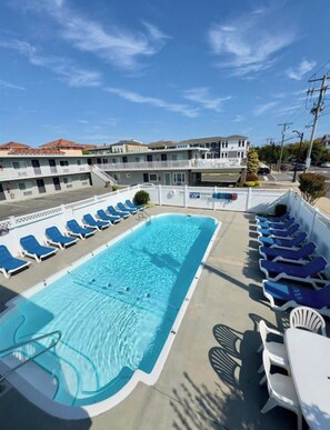 Pool - Charming condo in serene Ocean City with refreshing AC (Ocean City)