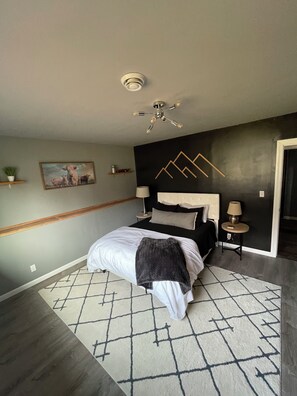 4 chambres, fer et planche à repasser, lit parapluie, Wi-Fi gratuit