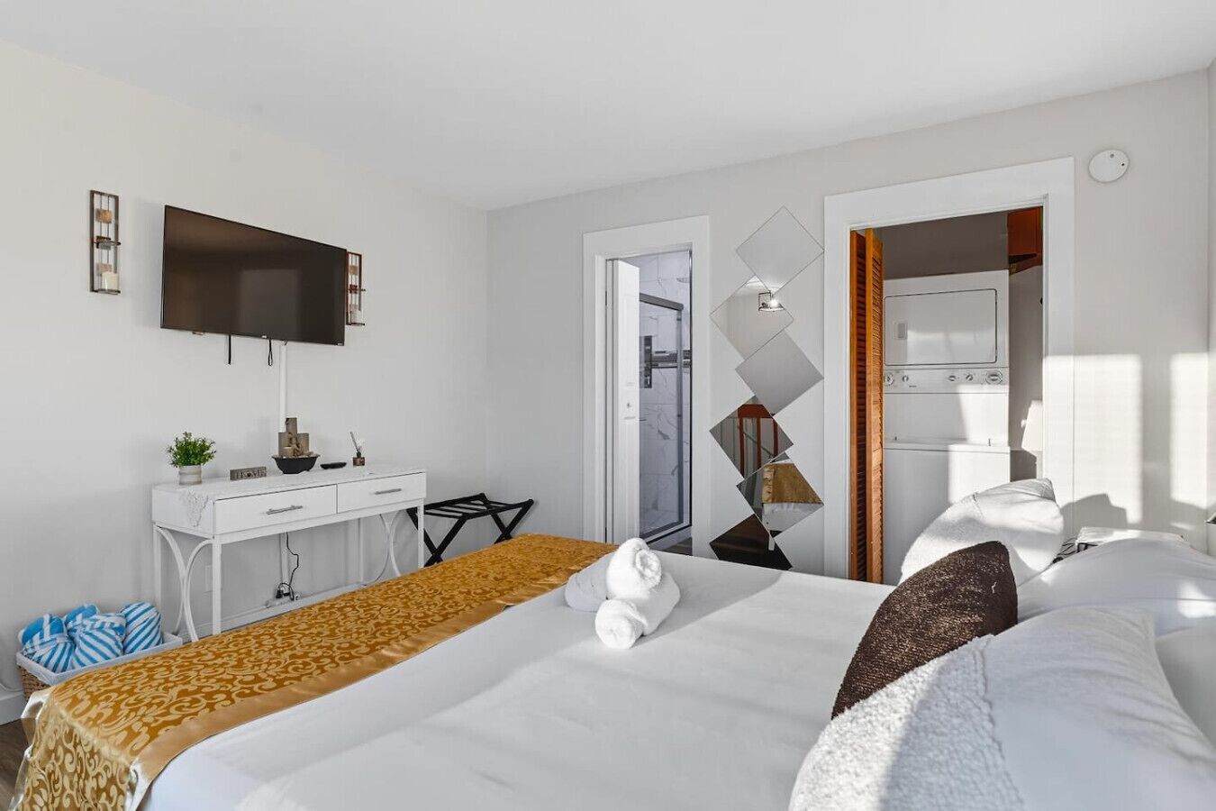 1 bedroom, iron/ironing board, WiFi (free), bed sheets