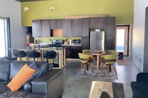 Smart-tv och eldstad