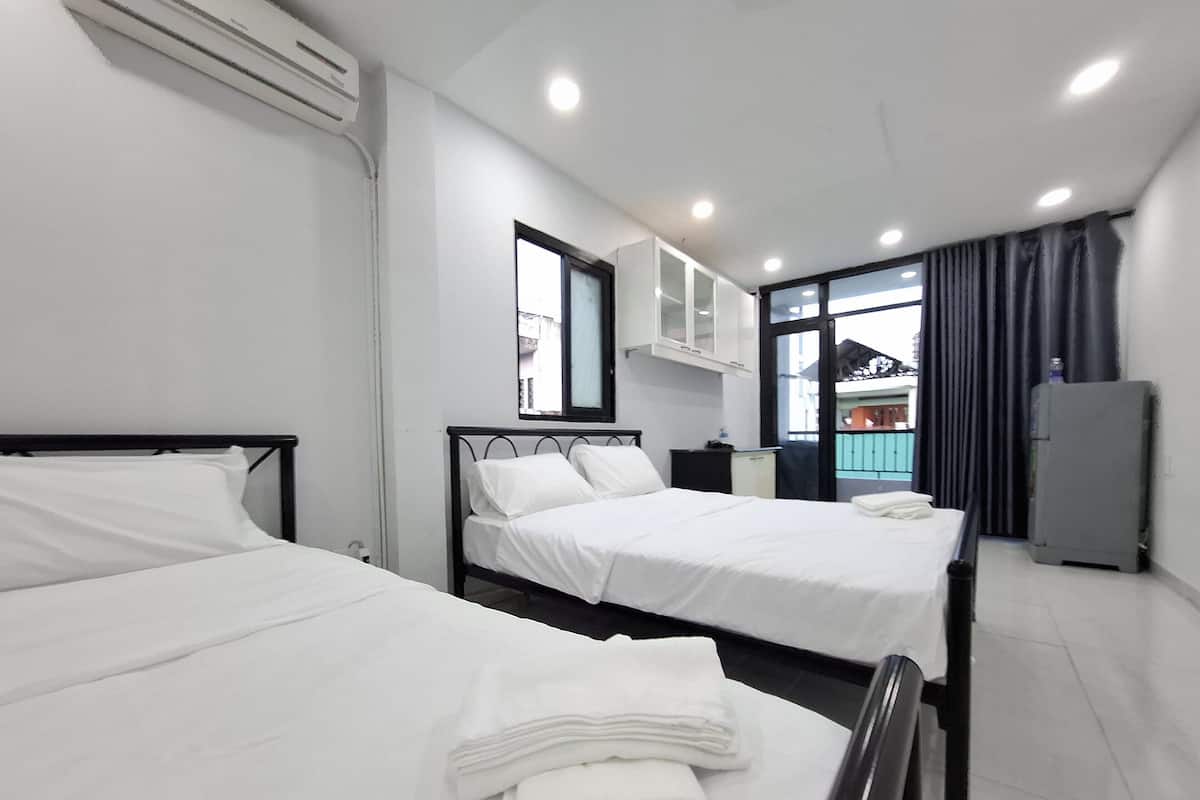 Family Room, Balcony | Desk, free WiFi