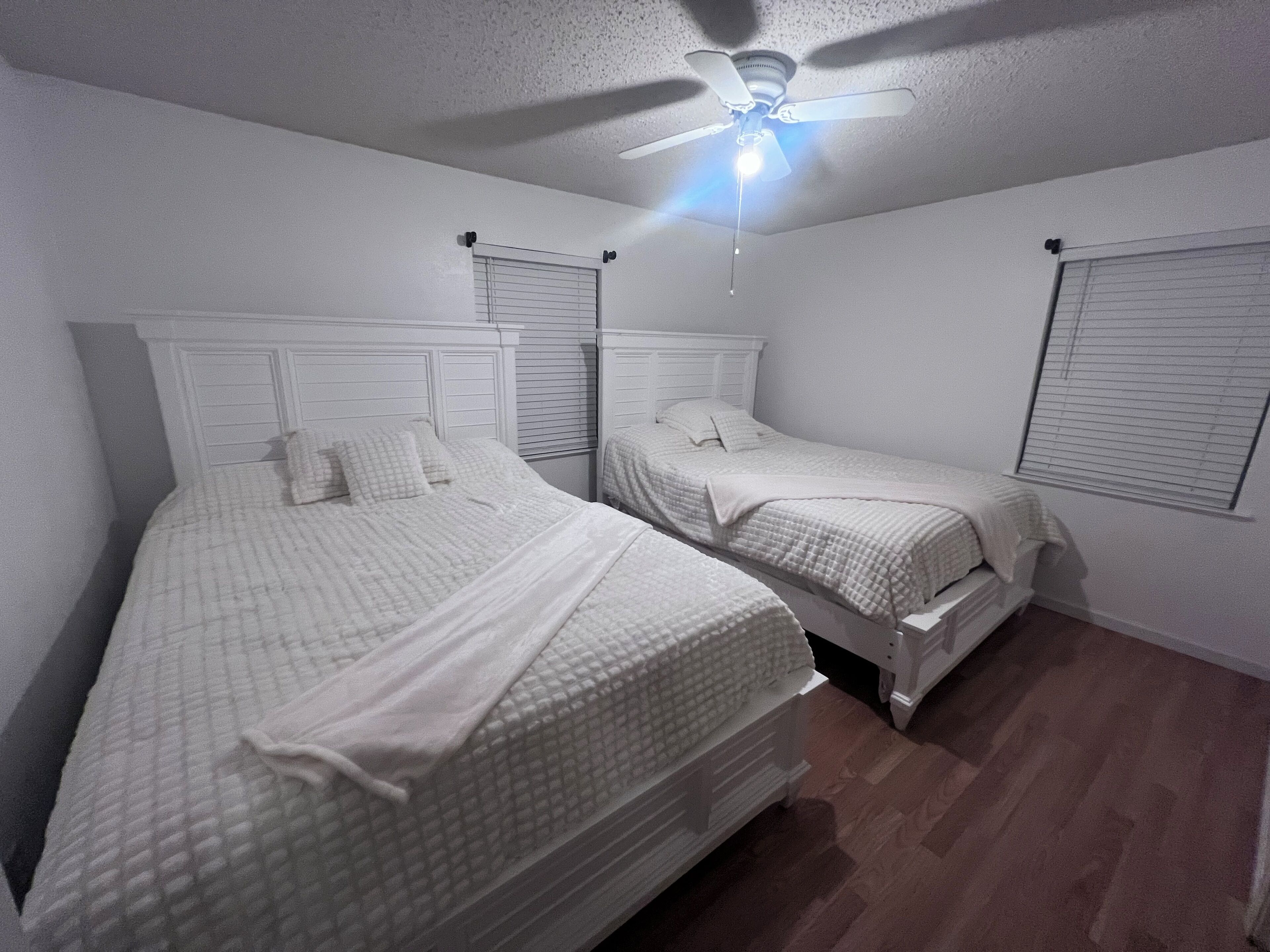 3 chambres, fer et planche à repasser, Wi-Fi gratuit