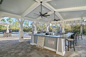Outdoor dining - Seas the Day! Elegant 4BR 30A Retreat with Golf Cart & Bikes (Santa Rosa Beach)