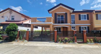 Spacious 4-bedroom house with AC in gorgeous Silang
