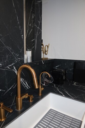 Modern 1 bedroom apartment in Glendale near The Americana at Brand