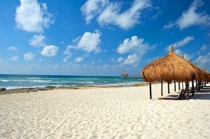 Beach - Vidanta Resort 2 BR Suite • Sleep 6 Adults + 2 kids • Cancun / Playa Del Carmen (playa del carmen)