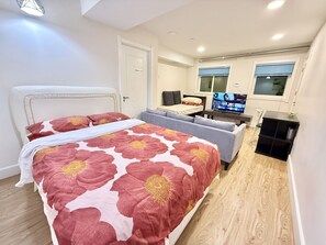 Room - Private Guest Suite, Two Parking Spaces (Maple Ridge)