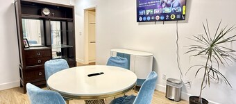 Private Guest Suite, One Parking Space