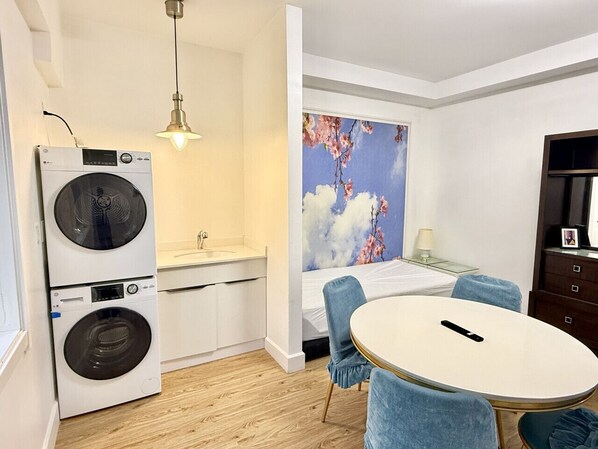 1 bedroom, WiFi, bed sheets