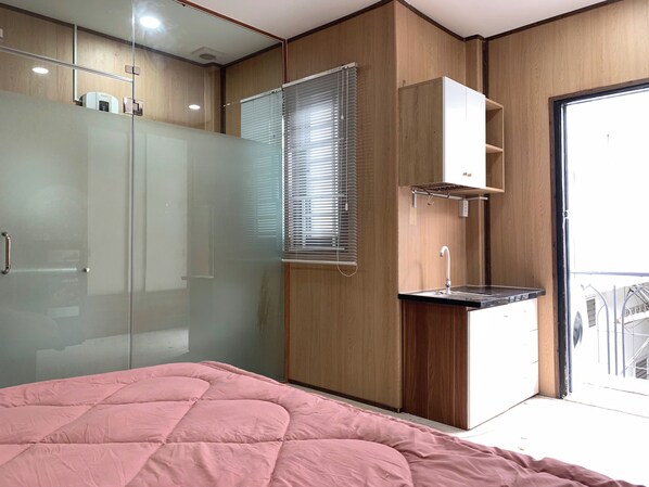 Double Room, Balcony | Desk, free WiFi, bed sheets - Lunaria Maison- Lucy House (Ho Chi Minh)