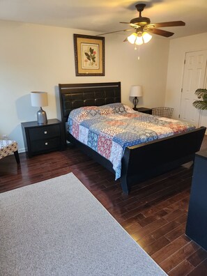 Bügeleisen/Bügelbrett, WLAN, Bettwäsche