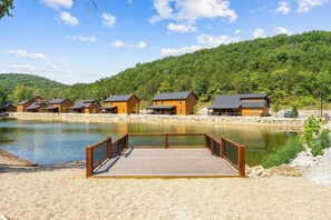 Property grounds - 3BR Tall Timbers Cabin | Pet-Friendly | Sleeps 8 | Free Tickets (Hollister)