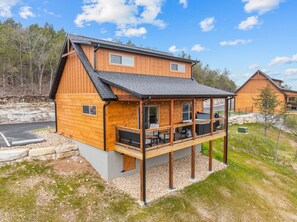 Exterior - 2BR Tall Timbers Cabin | Hot Tub | Sleeps 8 | Free Tickets (Hollister)