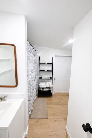 Bathroom - Plum Point Cottage #3 (Calvert County)