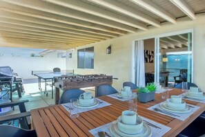 Outdoor dining - North Vegas Game Den – Arcade, Home Theater & Fun! (North Las Vegas)