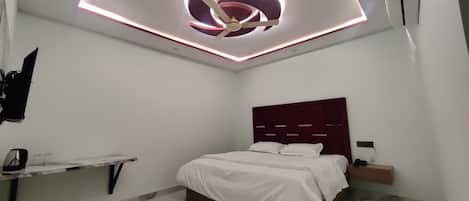 Deluxe Double Room | Desk, free WiFi