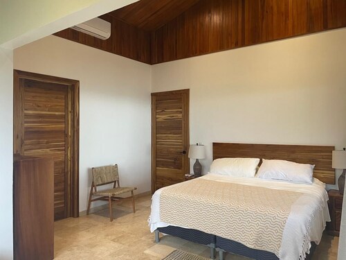 Villa Bella Verde Arenal Gorgeous  4-bedroom villa with incredible views with AC