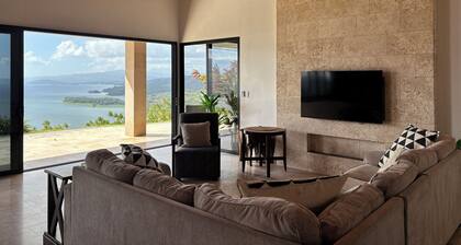 Villa Bella Verde Arenal Gorgeous 4-bedroom villa with incredible views with AC