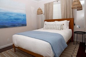 3 chambres, fer et planche à repasser, Wi-Fi, draps fournis