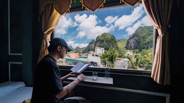奢華雙人房, 1 張特大雙人床, 山景