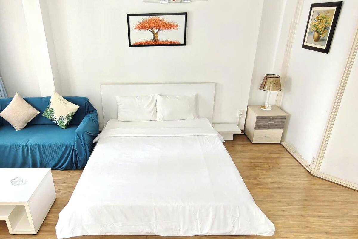 Appartement, balcon, vue ville | Bureau, Wi-Fi gratuit