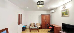 Deluxe Studio | Interior - Lunaria Maison Japan Town Kitchen Suite (Ho Chi Minh)