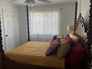 3 bedrooms, iron/ironing board, free WiFi, bed sheets - The Bobcat Family-Friendly Escape (San Marcos)
