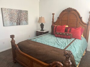 3 bedrooms, iron/ironing board, free WiFi, bed sheets - The Bobcat Family-Friendly Escape (San Marcos)
