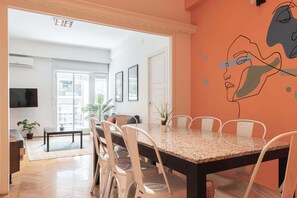 Dining - 3 Bd 2 Ba with Balcony in Recoleta (Buenos Aires)