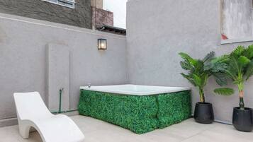 Bañera de hidromasaje exterior
