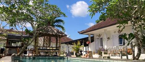 Chambre Double Supérieure, vue piscine | Piscine