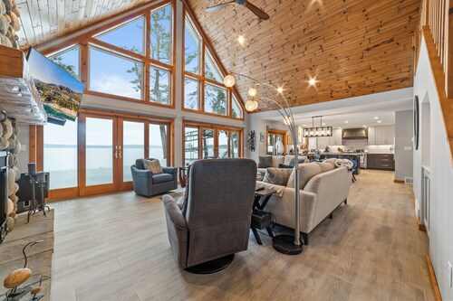 Summer Availability!
Newly Renovated 4 bedroom Lake Front Home on Otsego Lake MI