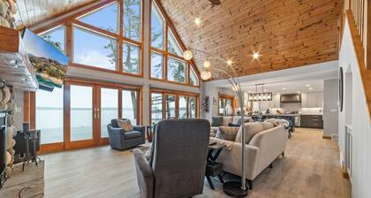 Summer Availability!
Newly Renovated 4 bedroom Lake Front Home on Otsego Lake MI