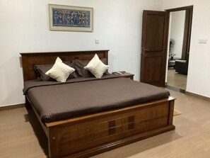 2 bedrooms, iron/ironing board, WiFi, bed sheets - Charming villa  in Negombo - perfect blend of comfort and convenience (Negombo)