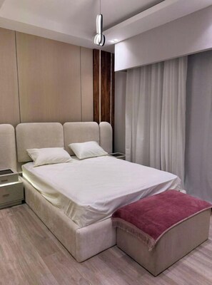 WiFi, bed sheets - Premium Suite in The Village West - Sheikh Zayed (Giza Governorate)