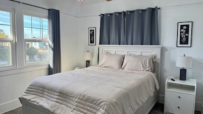 2BR Home Near Downtown - King Bed Comfort