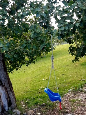 Miscellaneous - A Beautiful Country Log Home in Strathcona County, Alberta, close to Edmonton. (Ardrossan)
