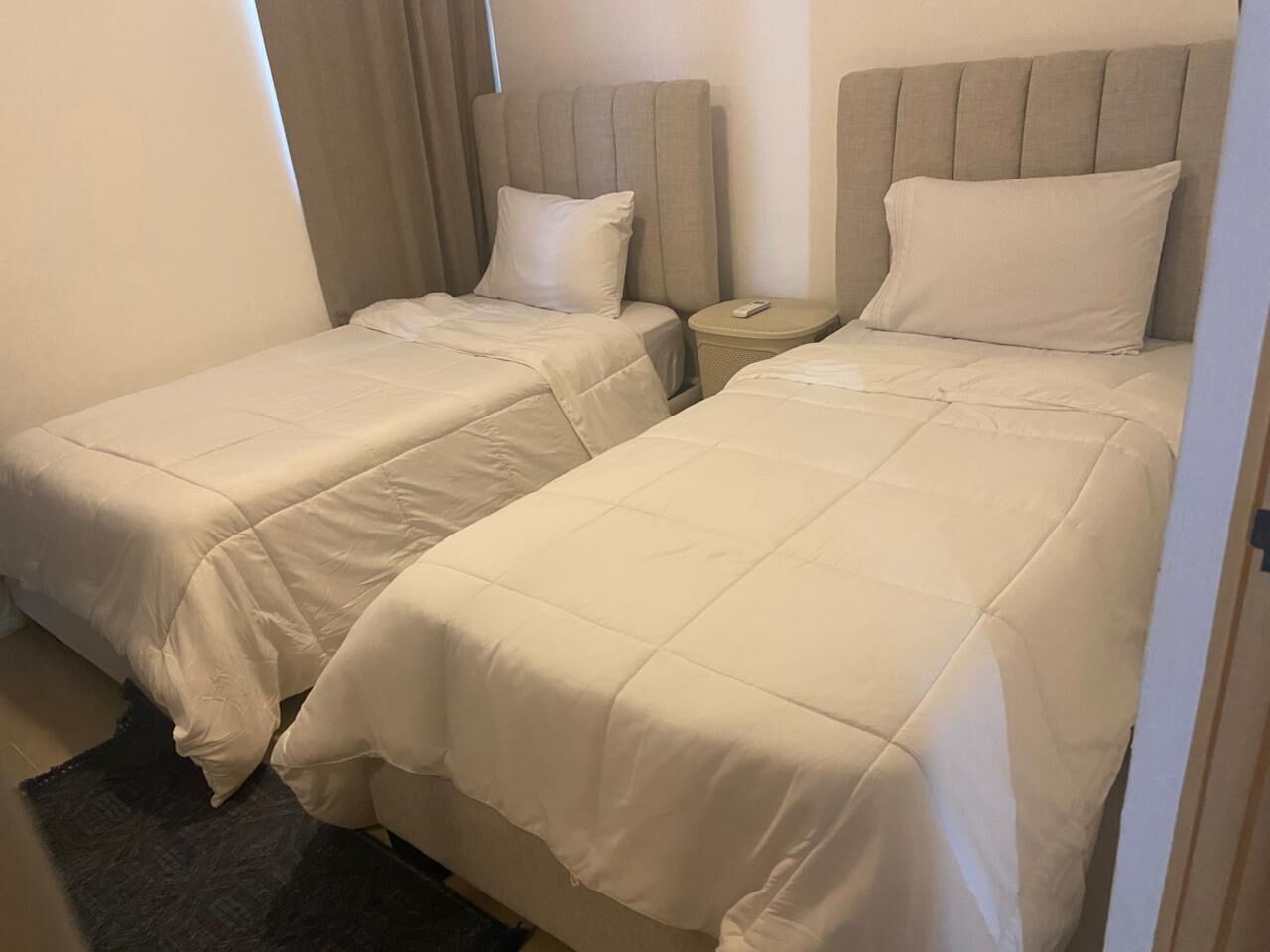 Iron/ironing board, WiFi, bed sheets