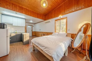 Basic Room, 1 Bedroom (Room 4 (Hinoki Bath)) | 1 bedroom, free WiFi - Yangpyeong Narinsoom Private Villa (Yangpyeong)