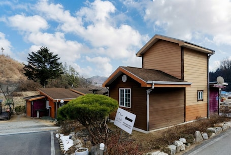 Exterior. Yangpyeong Narinsoom Private Villa